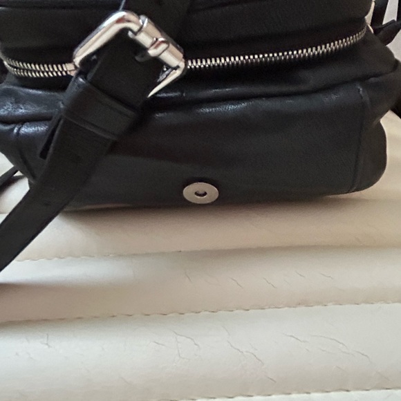 MCQ small crossbody bag. Black/Silver. Gen Leather. Used, in very good condition - Picture 7 of 10